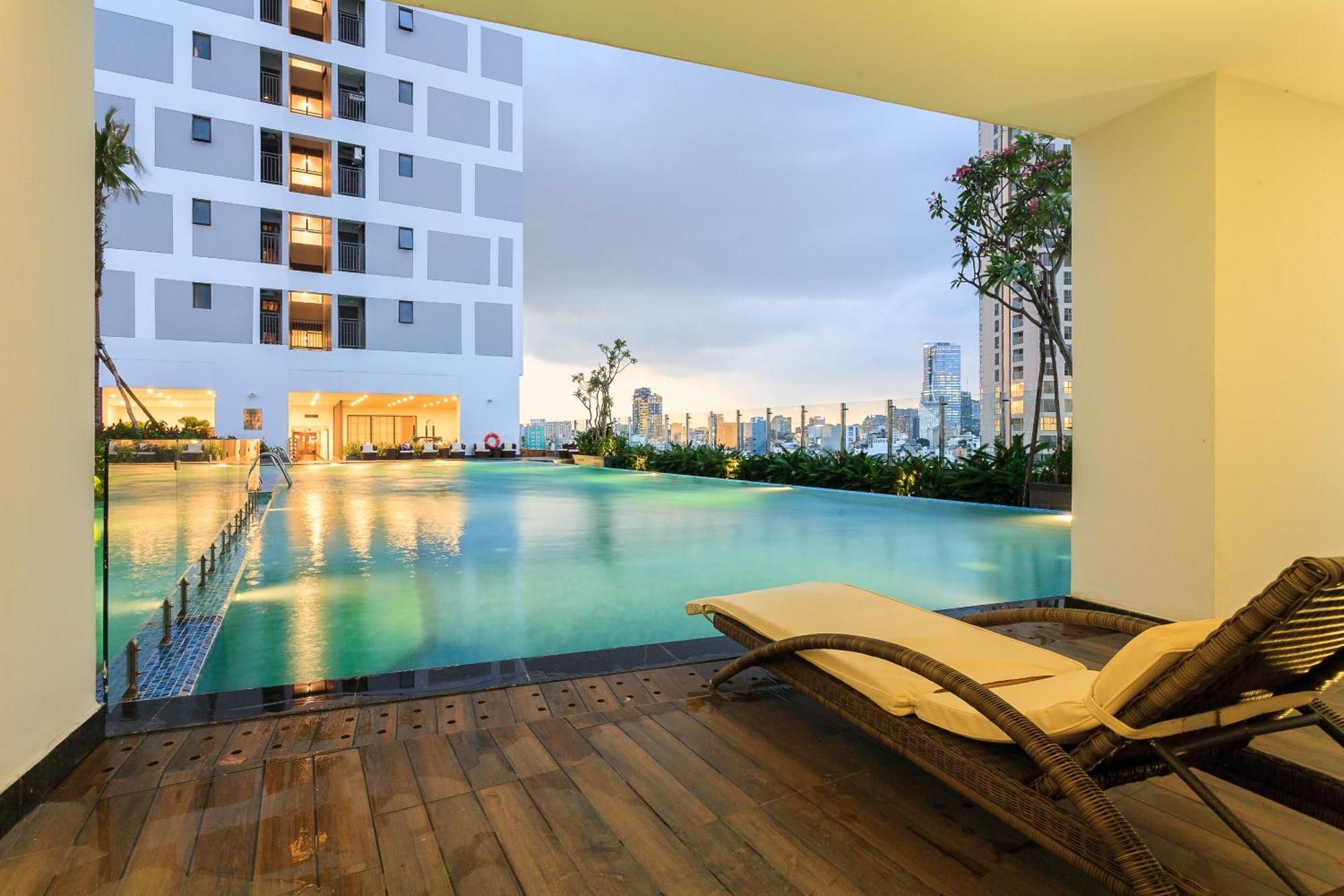 Cbd Rivergate- Infinity Pool Signature Ho Si Minh-város Kültér fotó